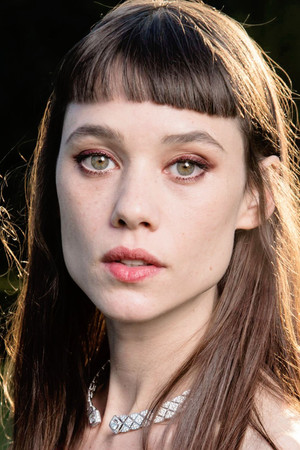 Àstrid Bergès-Frisbey photo