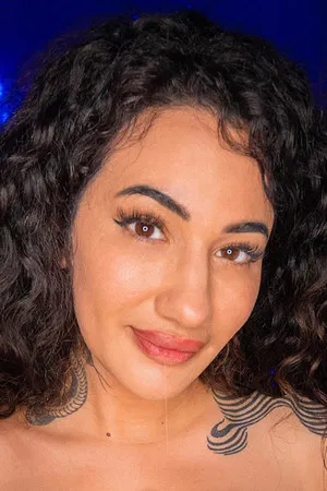 Arabelle Raphael photo