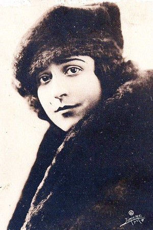 Catherine Calvert photo