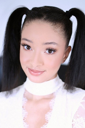 Scarlett Bloom photo