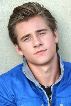 Luke Benward photo