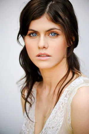 Alexandra Daddario photo