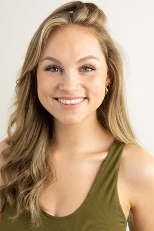 Ashley Dingwell photo