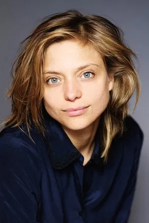 Lizzie Brocheré photo