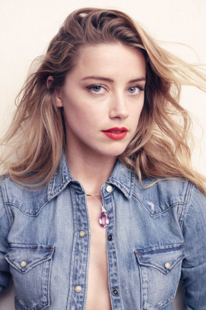 Amber Heard photo