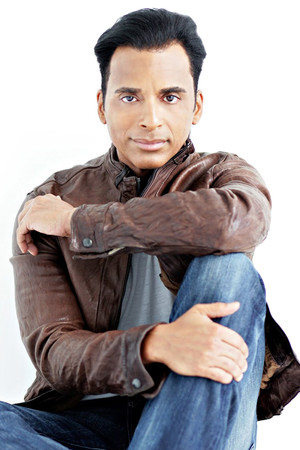 Jon Secada photo