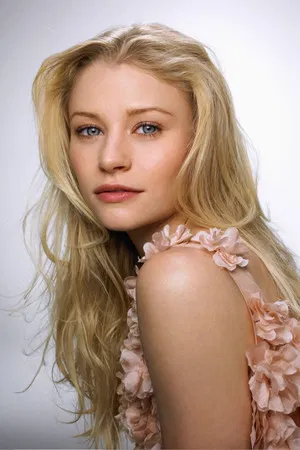 Emilie de Ravin photo