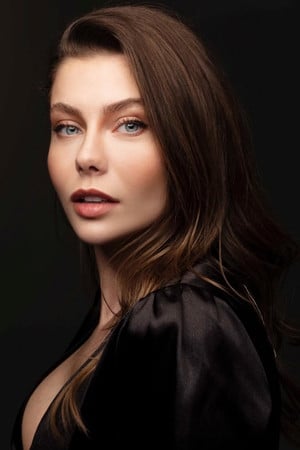 Aylin Veziroğlu photo