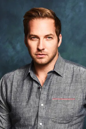 Ryan Hansen photo