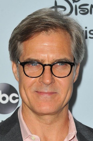Henry Czerny photo