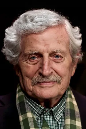 Müşfik Kenter photo