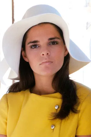 Ali MacGraw photo