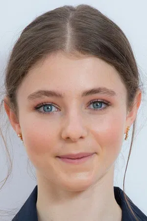 Thomasin McKenzie photo