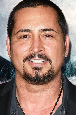 Ben Hernandez Bray photo