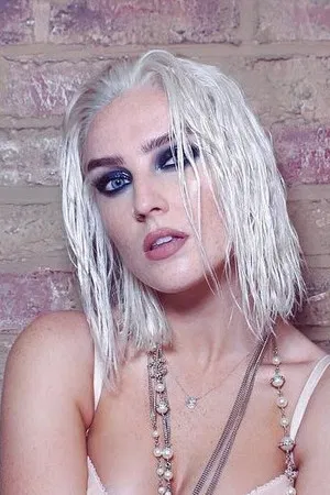 Perrie Edwards photo