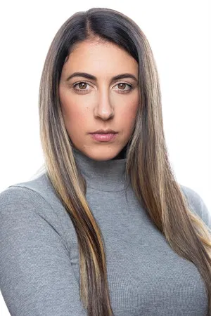 Caitlin Dechelle photo