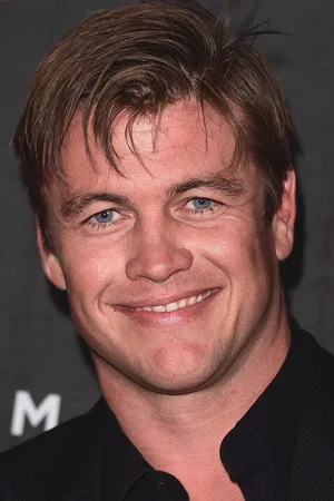 Luke Hemsworth photo