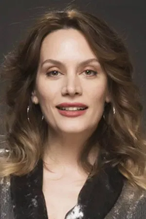 Ebru Cündübeyoğlu photo