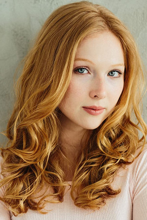 Molly C. Quinn photo