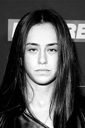 Maisey Rose Courtney photo