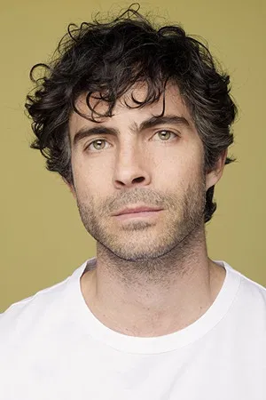 Osvaldo Benavides photo