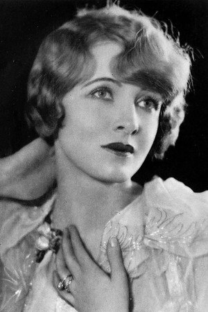 Claire Windsor photo