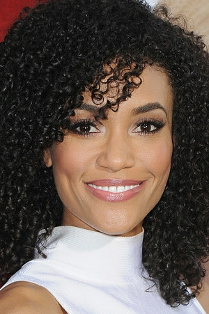 Annie Ilonzeh photo
