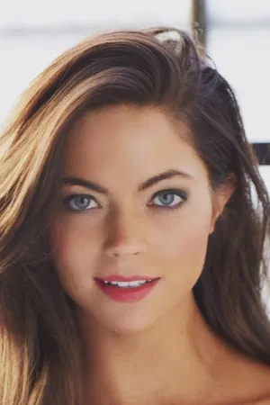 Caitlin Carver photo