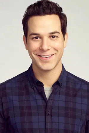 Skylar Astin photo