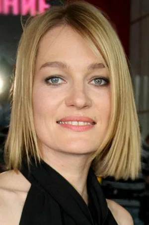 Viktoriya Tolstoganova photo