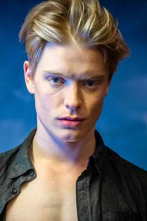 Freddie Fox photo