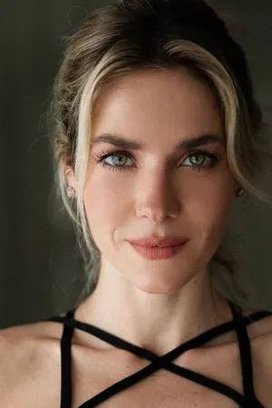 Monique Alfradique photo