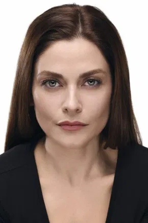 İpek Bağrıaçık photo