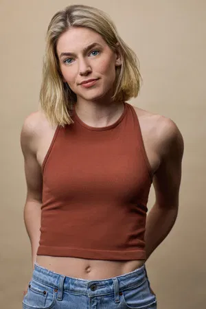 Georgia Simmons photo