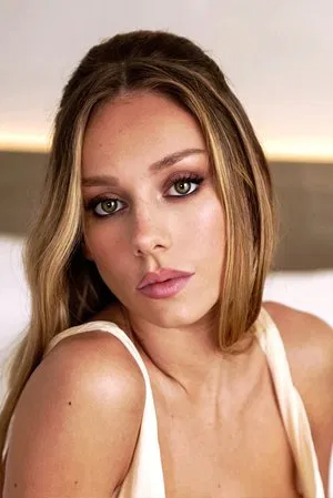 Ester Expósito photo