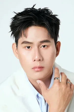 Thanawin Pholcharoenrat photo