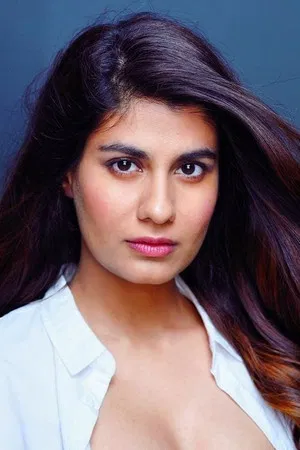 Shreya Dhanwanthary photo