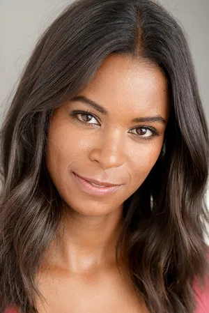 Caroline Harris photo