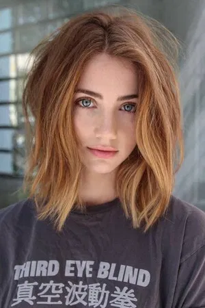 Emily Rudd photo