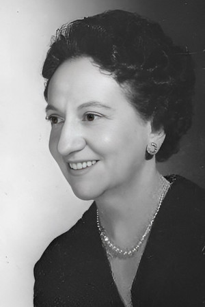 Julia Caba Alba photo