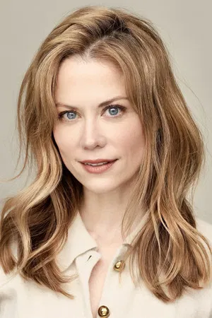 Claire Coffee photo