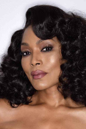 Angela Bassett photo