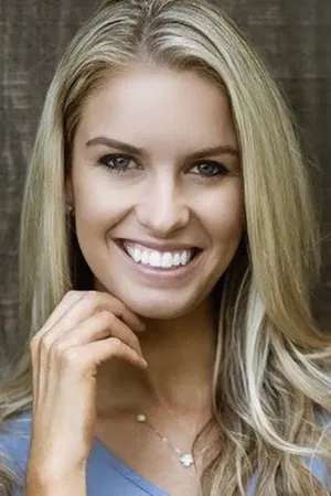 Emily Creighton photo