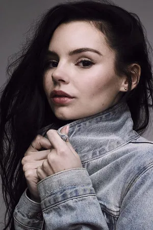Eline Powell photo