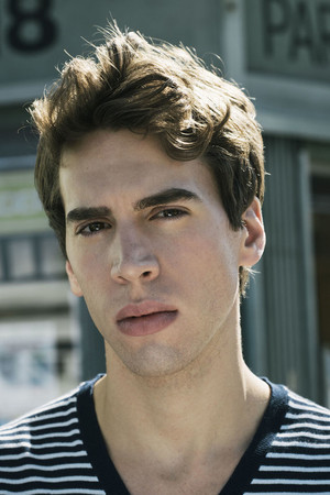 Jordan Gavaris photo