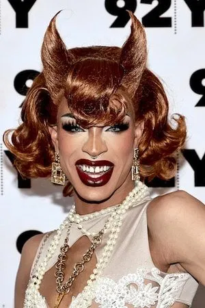Yvie Oddly photo