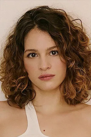 Lara Tremouroux photo