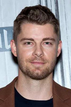 Luke Mitchell photo