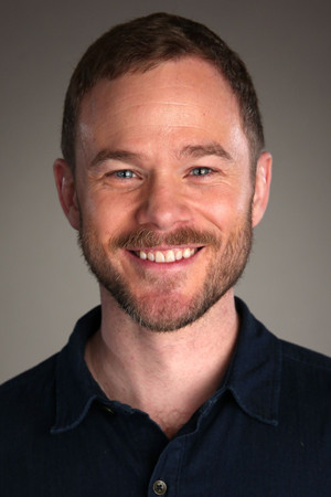 Aaron Ashmore photo