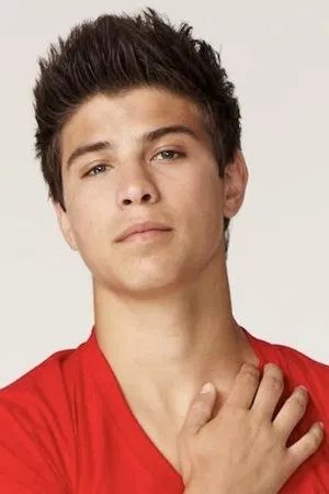 Luke Bilyk photo